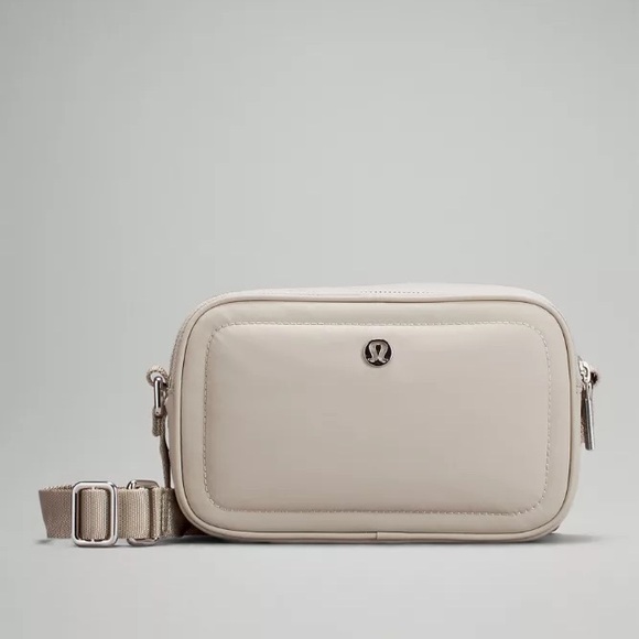 lululemon athletica Handbags - Lululemon Crossbody Camera Bag - Raw Linen